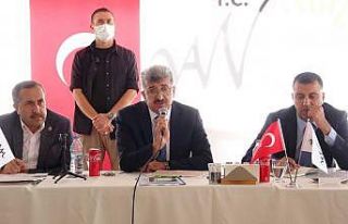 Vali Bilmez, Muradiye’deki muhtarlarla bir araya...