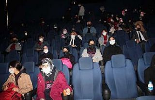 Vali Dağlı, öğrencilerle ‘Akif’ filmini izledi