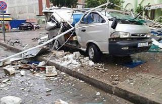 Valilikten, fırtına raporu: 7 kişi yaralandı