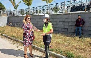 Van polisinden bilgilendirme çalışması