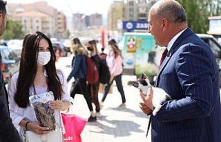 Yahşihan’da sokak hayvanları için mama dağıtıldı