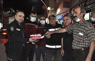 Yangın ihbarına giden itfaiyecilere polisten sürpriz
