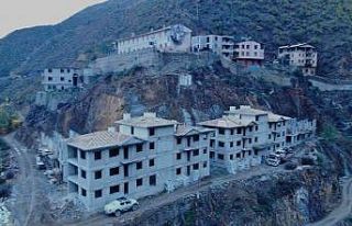 Yangında 42 ev ve 64 ahırın kül olduğu Dereiçi...