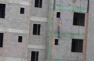 Yaşamla ölüm arasında asılı kaldı