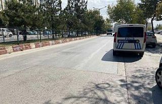 Yaya yolunda otomobilin çarptığı 9 yaşındaki...