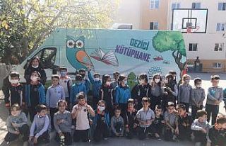 Yazar Bozdemir’den Konaklılı çocuklara sürpriz