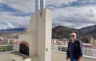 Yıldırım terasta bulunan şömineye isabet etti