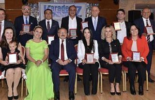 ‘Yılın En’leri’ ödüllerini aldı