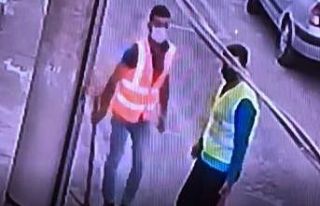 Yok artık dedirten hırsızlık kamerada: İşçi...