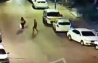 Yolda yürüyen kadına kapkaç şoku