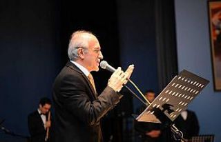 Yönetmen Şef Sıtkı Sahil’e ’Müzik Başarı’...