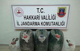 Yüksekova kırsalında 200 litre asit anhidrit maddesi...
