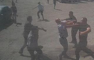 Yumrukların havada uçuştuğu kavga kameralara yansıdı