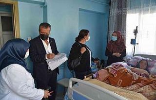 Yunusemre Belediyesinden 3 aileye hasta yatağı desteği