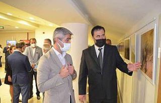 "Yüreğim Yangın Yeri” isimli sergi sanatseverlerin...