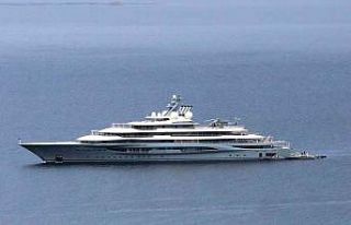 Yüzen saray “Flying Fox” Bodrum’a demir attı,...