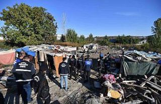 Zabıtadan kaçak baraka operasyonu