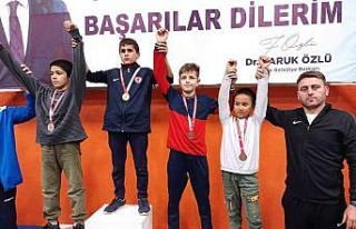 Zafer kardeşler güreş turnuvasına Düzce damgası