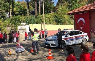 Zonguldak’ta jandarma ekipleri servis araçlarını...