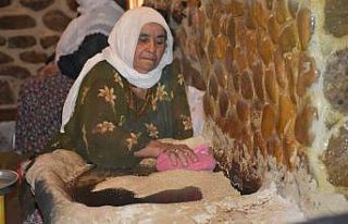 152 yıllık su değirmeninde tahin yapılıyor