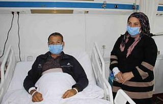 17 yıllık eşinin böbreği ile hayata tutundu