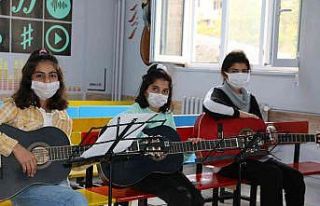 1 Yıl önce açtıkları müzik sınıfı konservatuar...