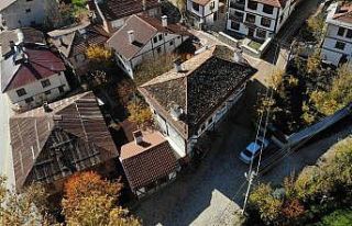 200 yıllık konak zamana meydan okuyor