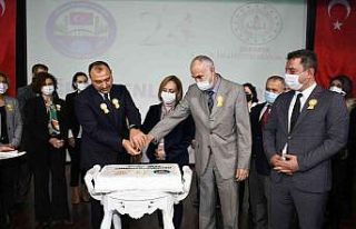 24 Kasım’da dünyaya gelen 27 öğretmene sürpriz...