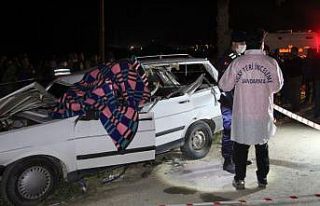 250 metre zikzaklar çizen otomobil park halindeki...