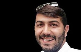 25 yaşındaki genç adam yolun kenarında ağır...