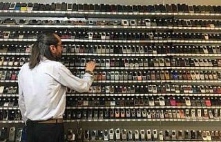 2 bin 779 adet telefon için Guinness’e yaptığı...