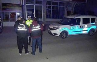 3. katın balkonundan atlayan genç hastanede hayatını...