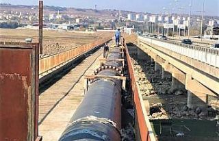 49 Mahalleye su sağlayan çelik borularda bakım...