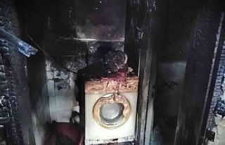 8 kişinin yaşadığı tek katlı ev alevlere teslim...