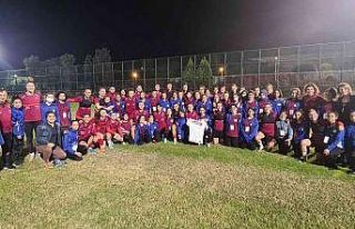 A Milli Kadın Futbol Takımı, Kır Çiçekleri ile...