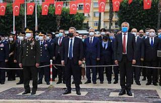 Adana’da Atatürk’ü anma töreni