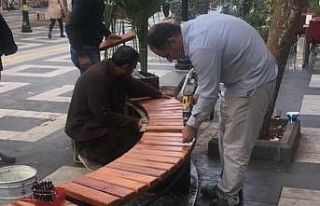 Adıyaman’da oturma bankları yenileniyor