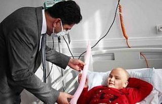 ADÜ Rektörü Prof. Dr. Aldemir, lösemili çocukları...