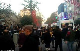 AFAD, Malatya’da çöken binanın enkazından kurtarılanların...