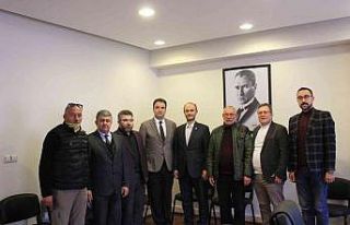 Afyon Kızılay bin 700 kişiye yardım dağıtıyor