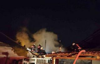 Ahır yangınında maddi hasar oluştu