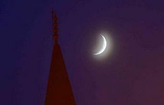 Ahlat’ta hilal izleyenleri mest etti