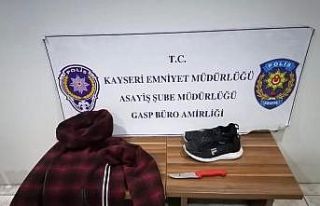 Akaryakıt istasyonunu soyan maskeli hırsız 180...