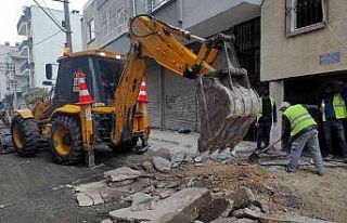 Akdeniz’de yol açma ve asfalt çalışmaları sürüyor