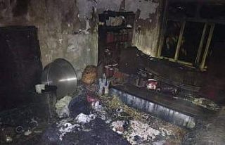 Alevlere teslim olan ev küle döndü