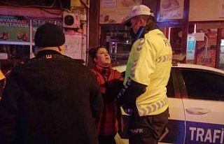 Alkollü sürücü direğe çarptı, polise “hainlik...