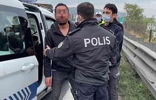 Alkollü sürücü TEM’de bariyere çaptığı kazadan...