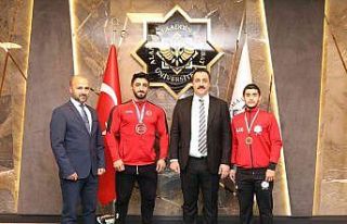 ALKÜ’lü sporcular çifte başarı ile döndüler