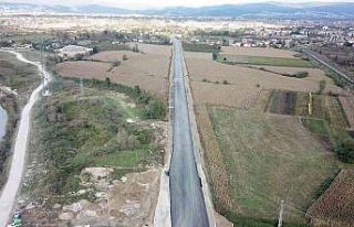 Alt yapısını biten yollar asfaltlanıyor