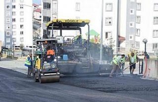 Altınordu’da sıcak asfalt mesaisi sürüyor